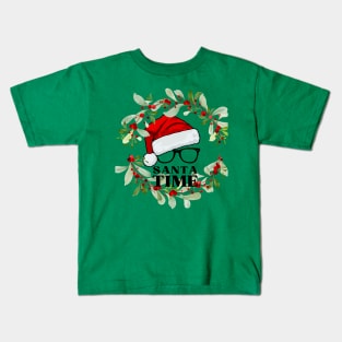 Santa Time (Christmas wreath around hat glasses) Kids T-Shirt